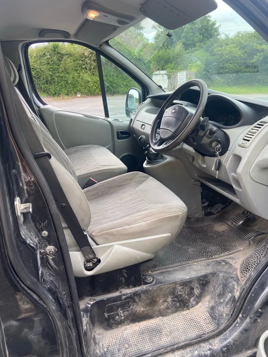Nissan Primaster - Image 4