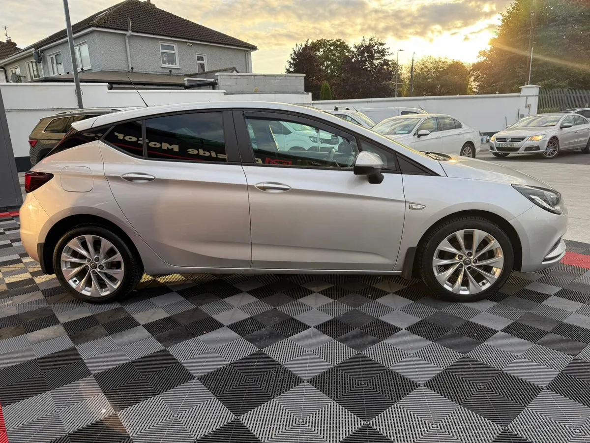 Opel Astra 1.6 CDTI 2019 - Image 4