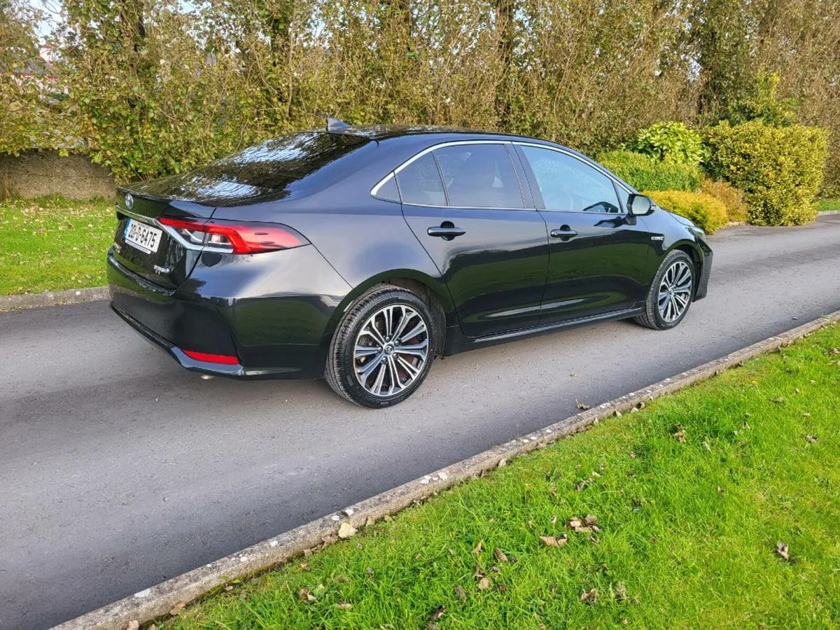 TOYOTA COROLLA  HYBRID  SPORT - Image 2