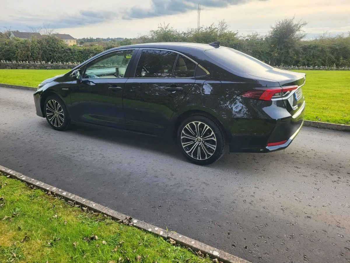 TOYOTA COROLLA  HYBRID  SPORT - Image 4