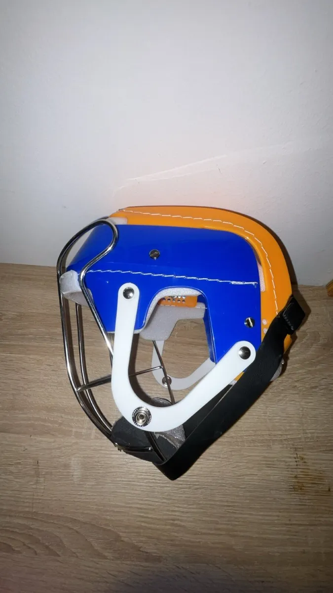 Gola replica hurling helmet - Image 2