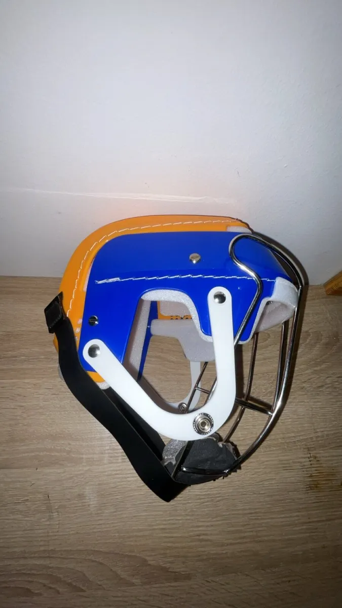 Gola replica hurling helmet - Image 3