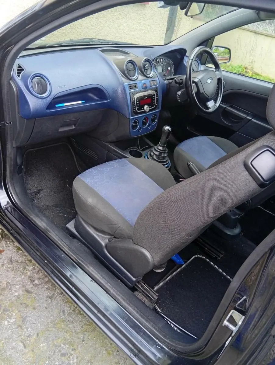 Ford fiesta - Image 2