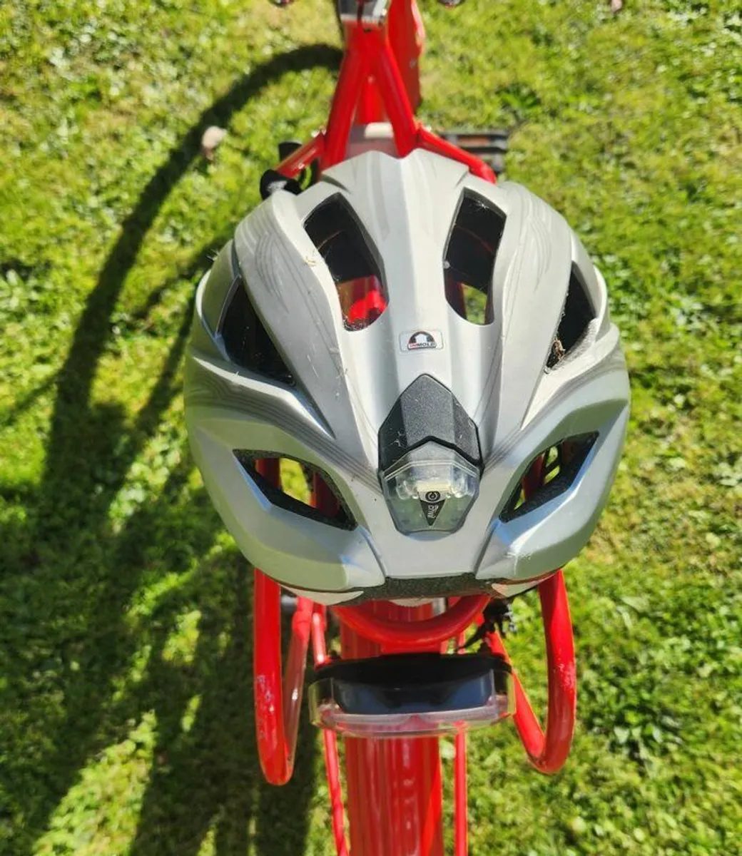 Town bicycle - Image 1