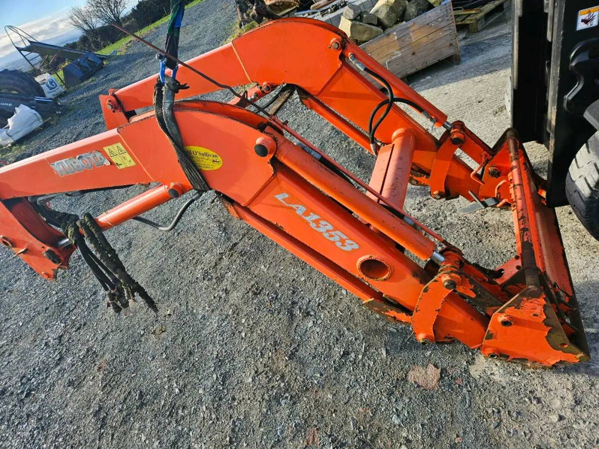 Kubota m9540 loader