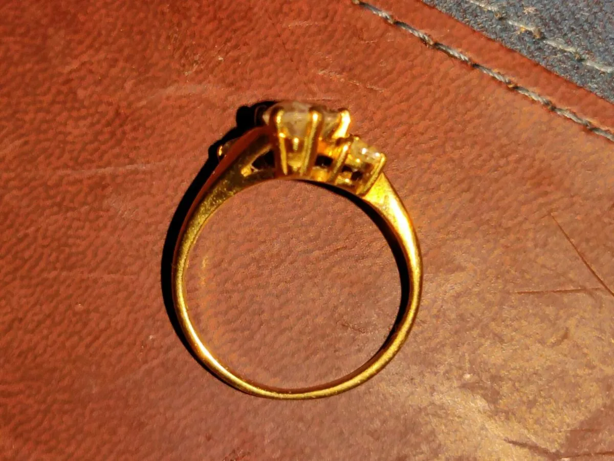 LARGE OPAQUE OVAL, 9CT Old Gold Dress Ring ! - Image 4