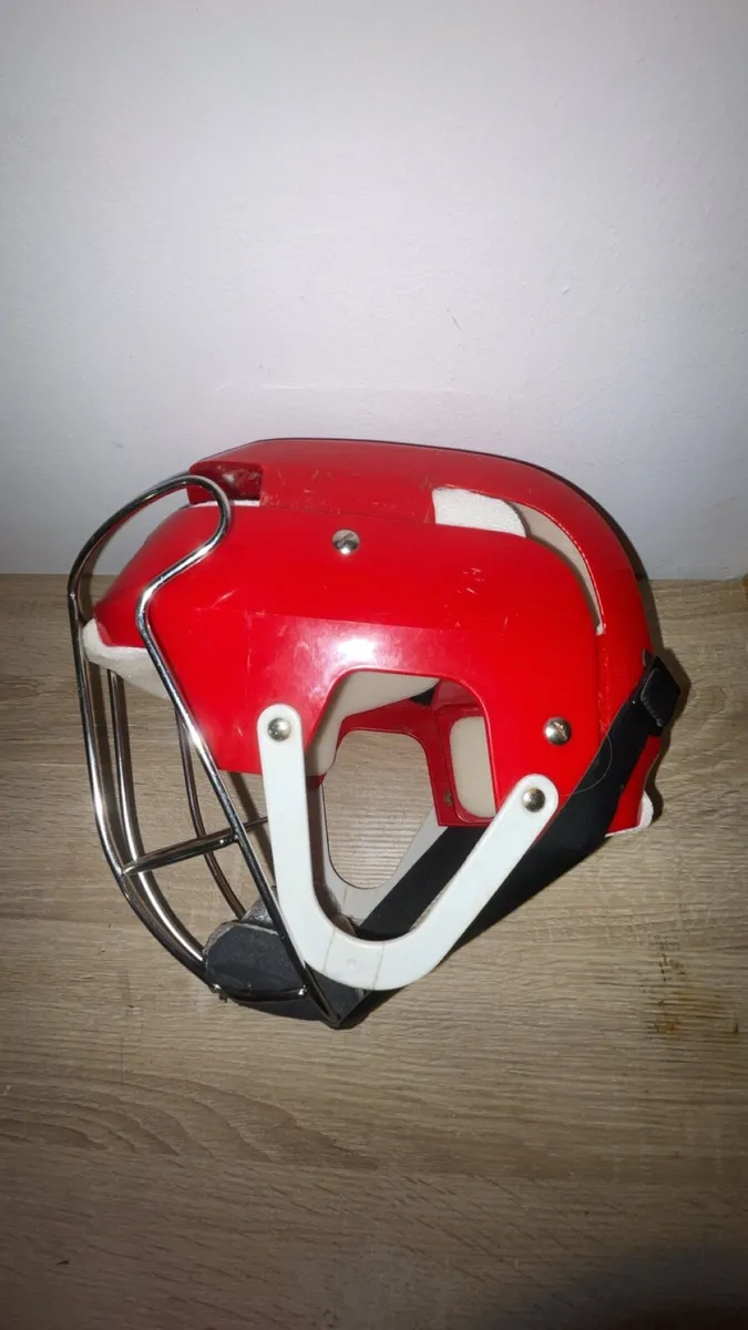 Oldstyle Red Azzurri Hurling Helmet - Image 2