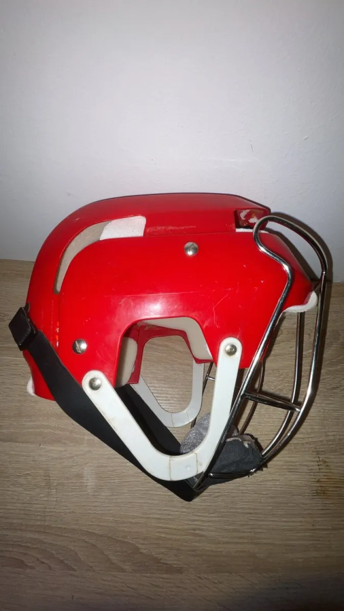 Oldstyle Red Azzurri Hurling Helmet - Image 3