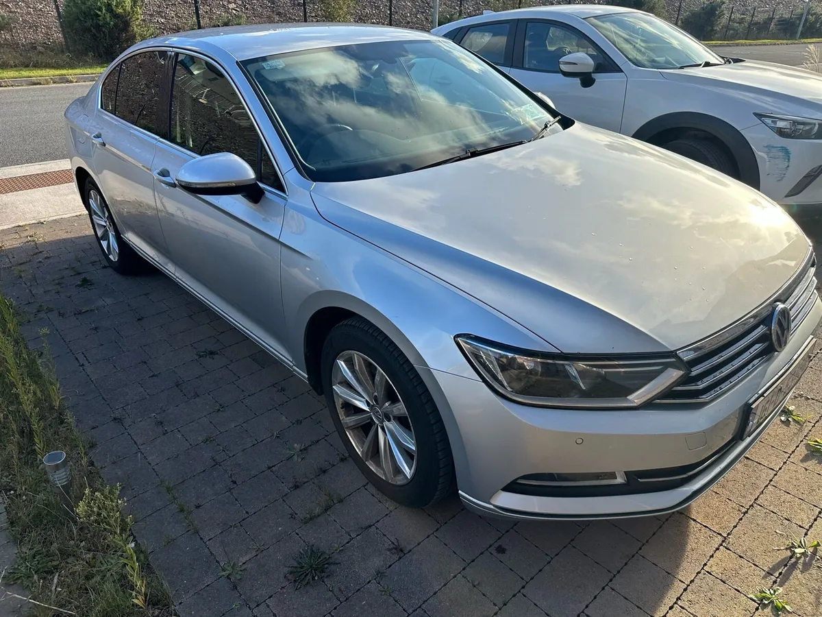 VW Passat DSG bluemotion -Automatic - Image 2