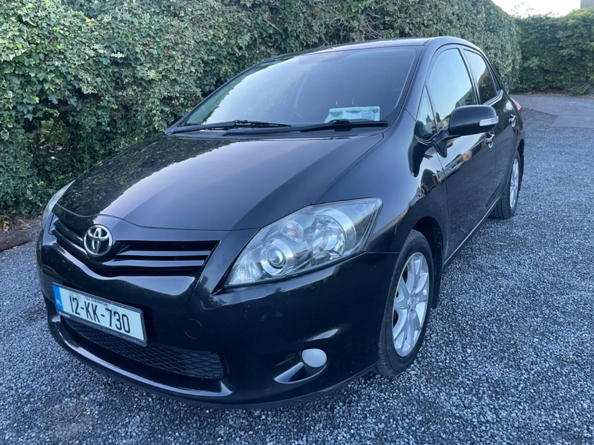 Toyota Auris 2012 Petrol - Image 1