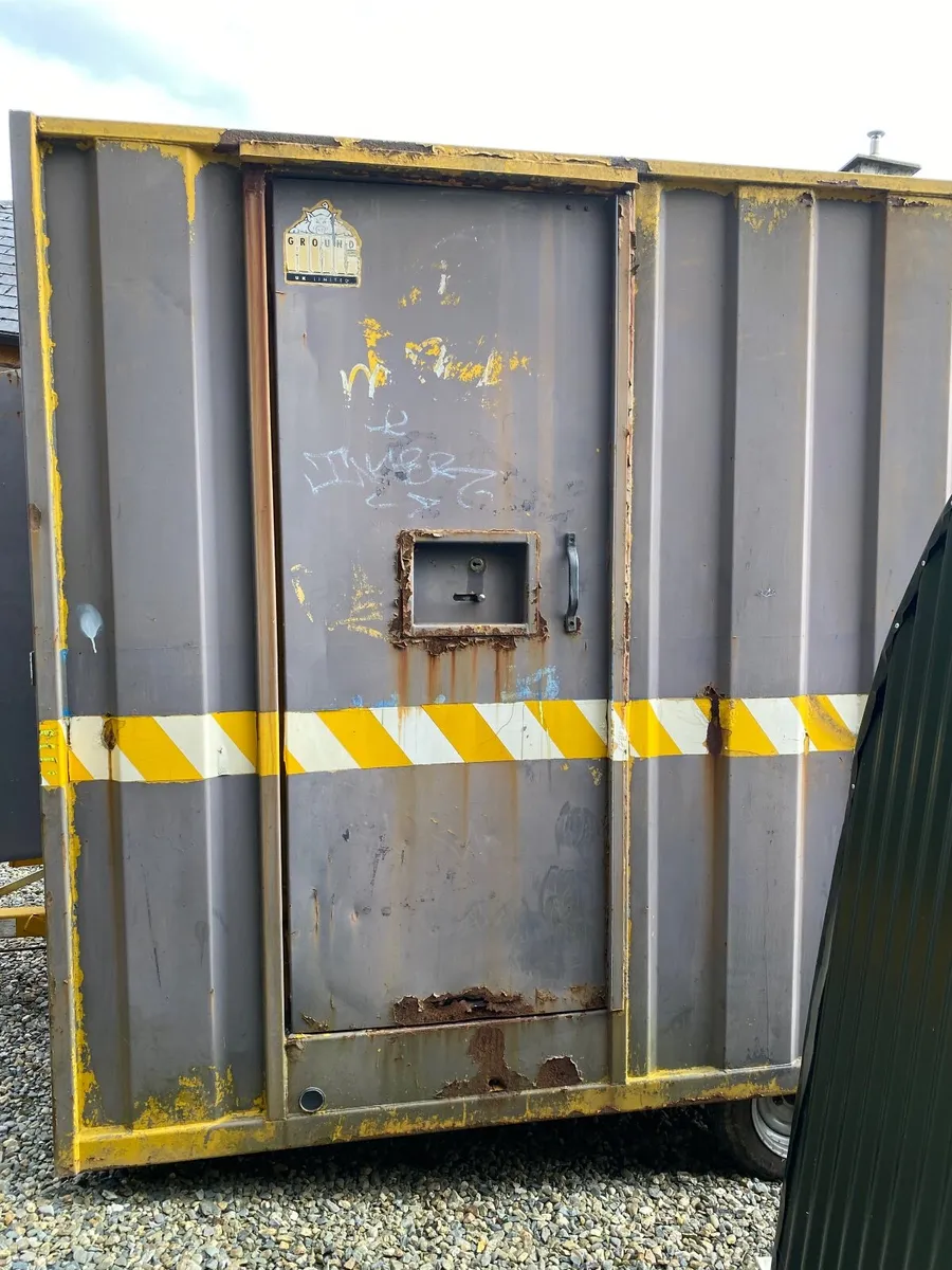 Mobile container / canteen/ storage. - Image 3