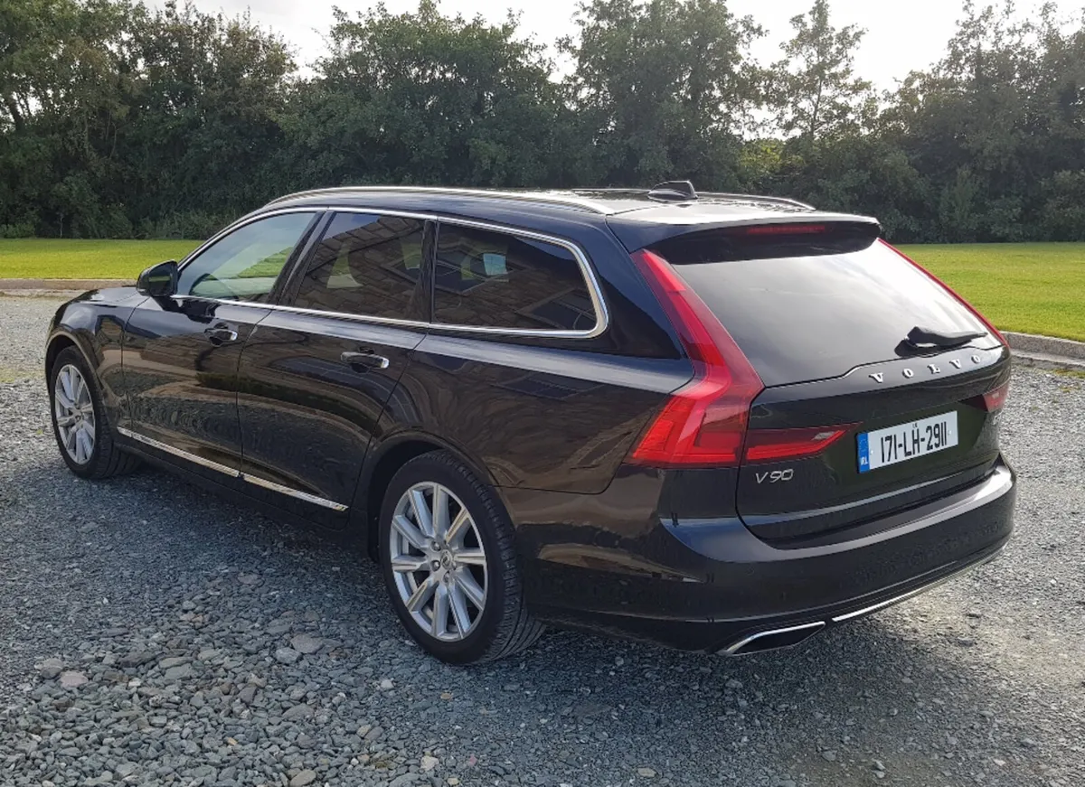 Volvo V90 D5 235bhp Inscription Top Spec - Image 2