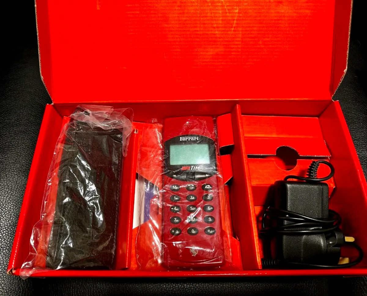 Ferrari phone - Image 3