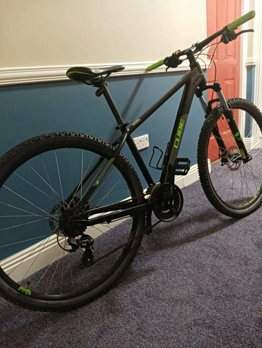 Cube Aim 2021 – 17″ Hardtail Mountain Bike Black - Image 1