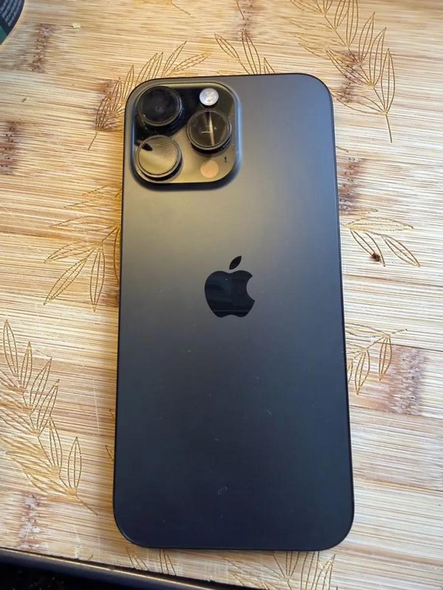 iphone - Image 1