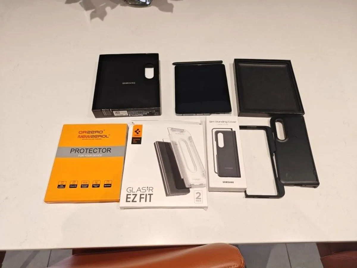 Samsung Fold 4 - Image 1