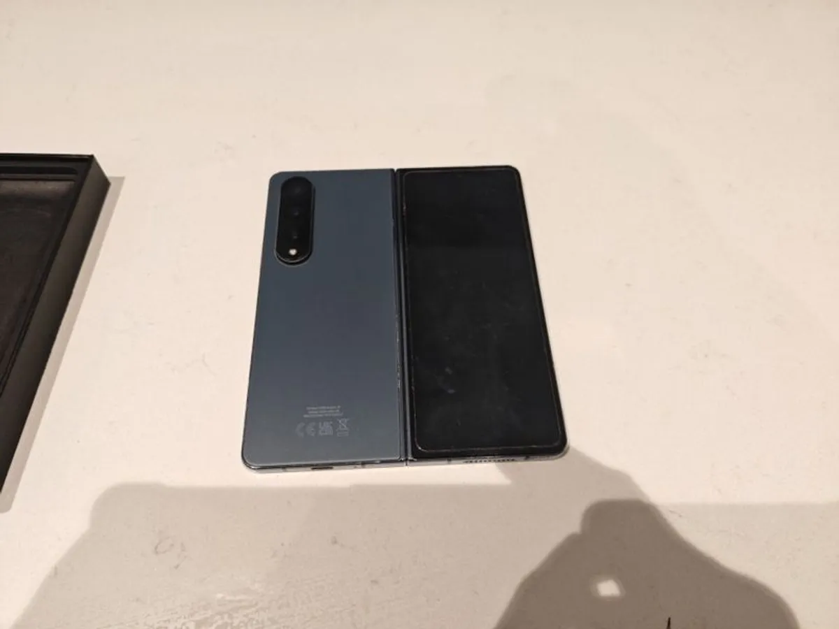 Samsung Fold 4 - Image 2