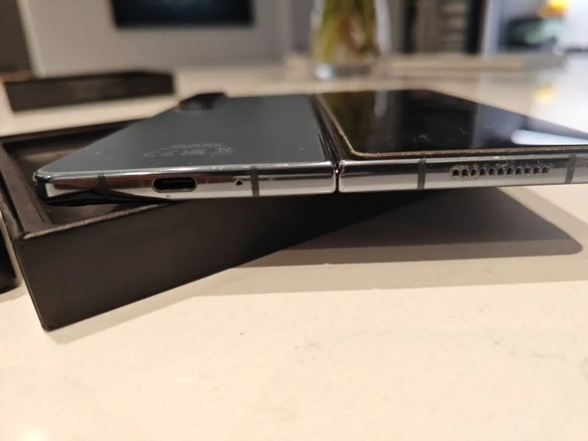 Samsung Fold 4 - Image 3