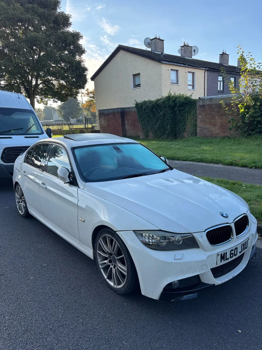 BMW 3 Series Breaking - Image 1