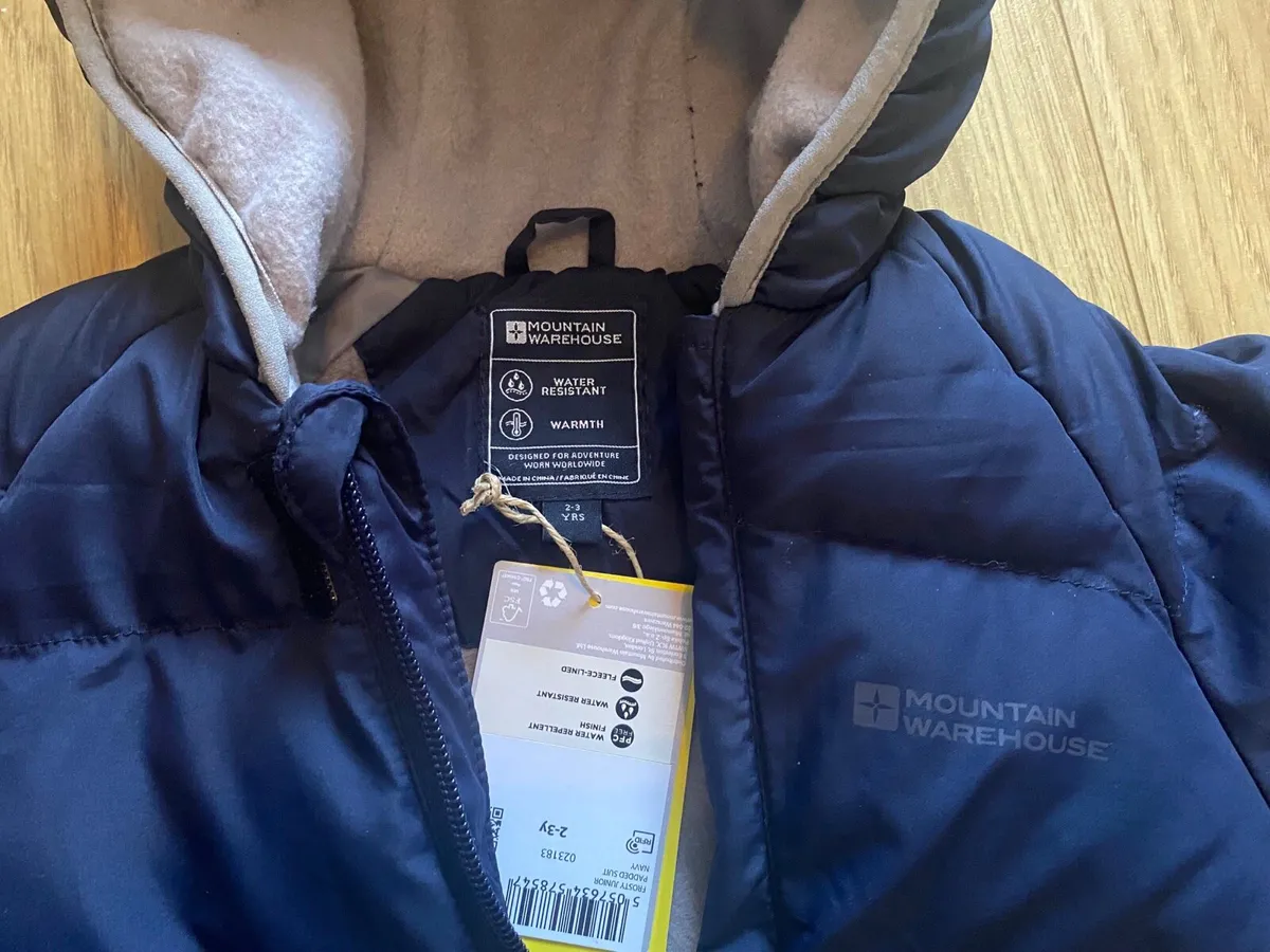 Mountain Warehouse winter suit - Image 2