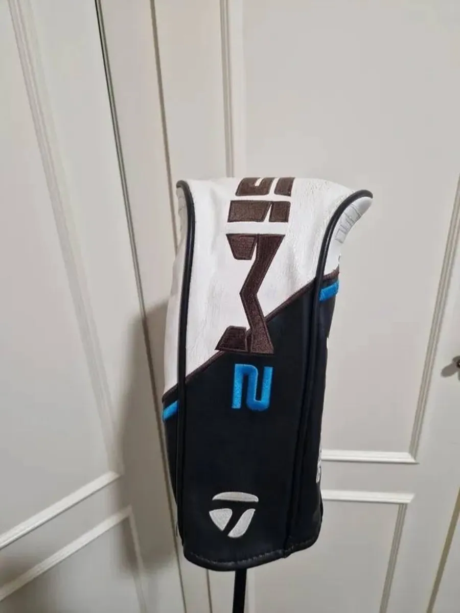 TaylorMade SIM 2 MAX 10.5 - Image 1