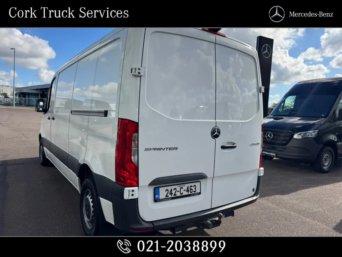 Mercedes-Benz Sprinter 215.39 Low Roof - Image 4