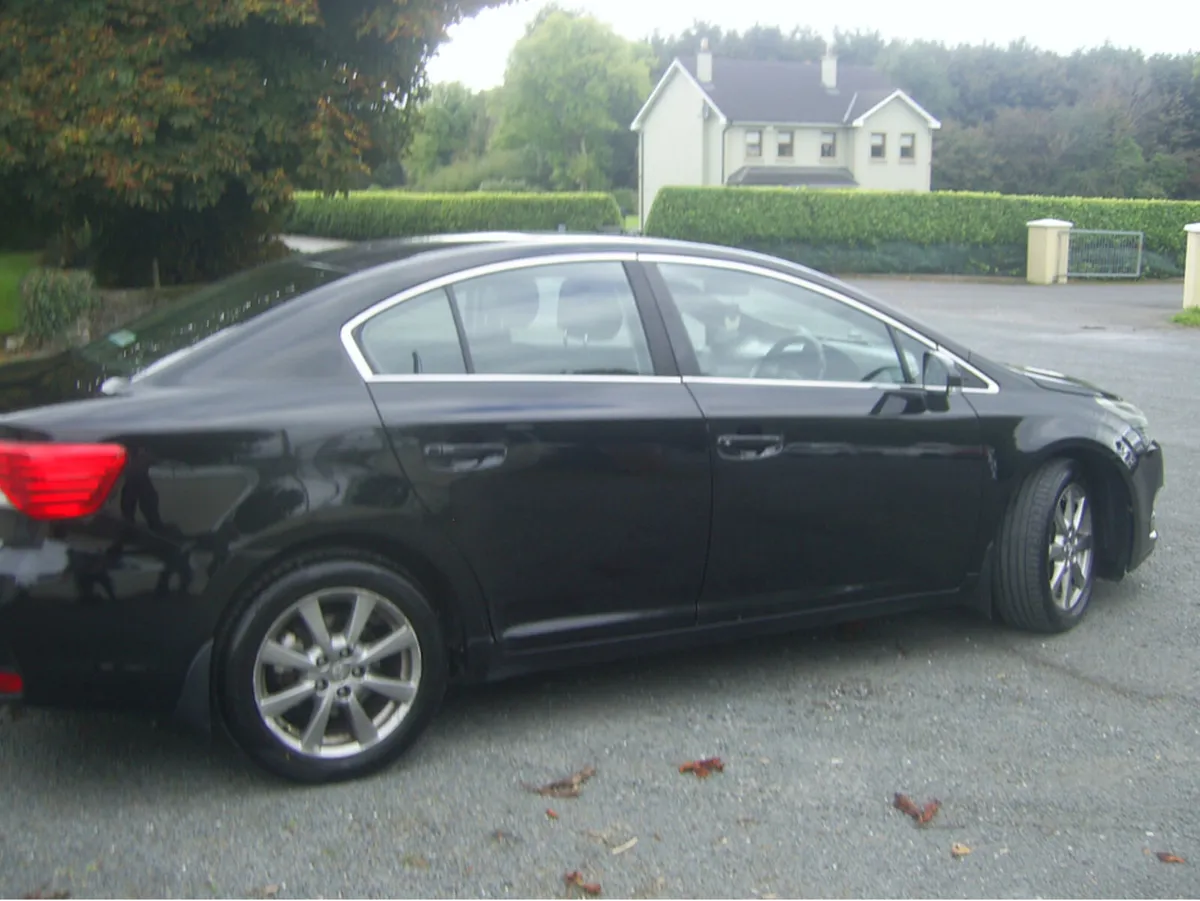 Toyota Avensis 2.0 D-4D AURA 4DR - Image 4