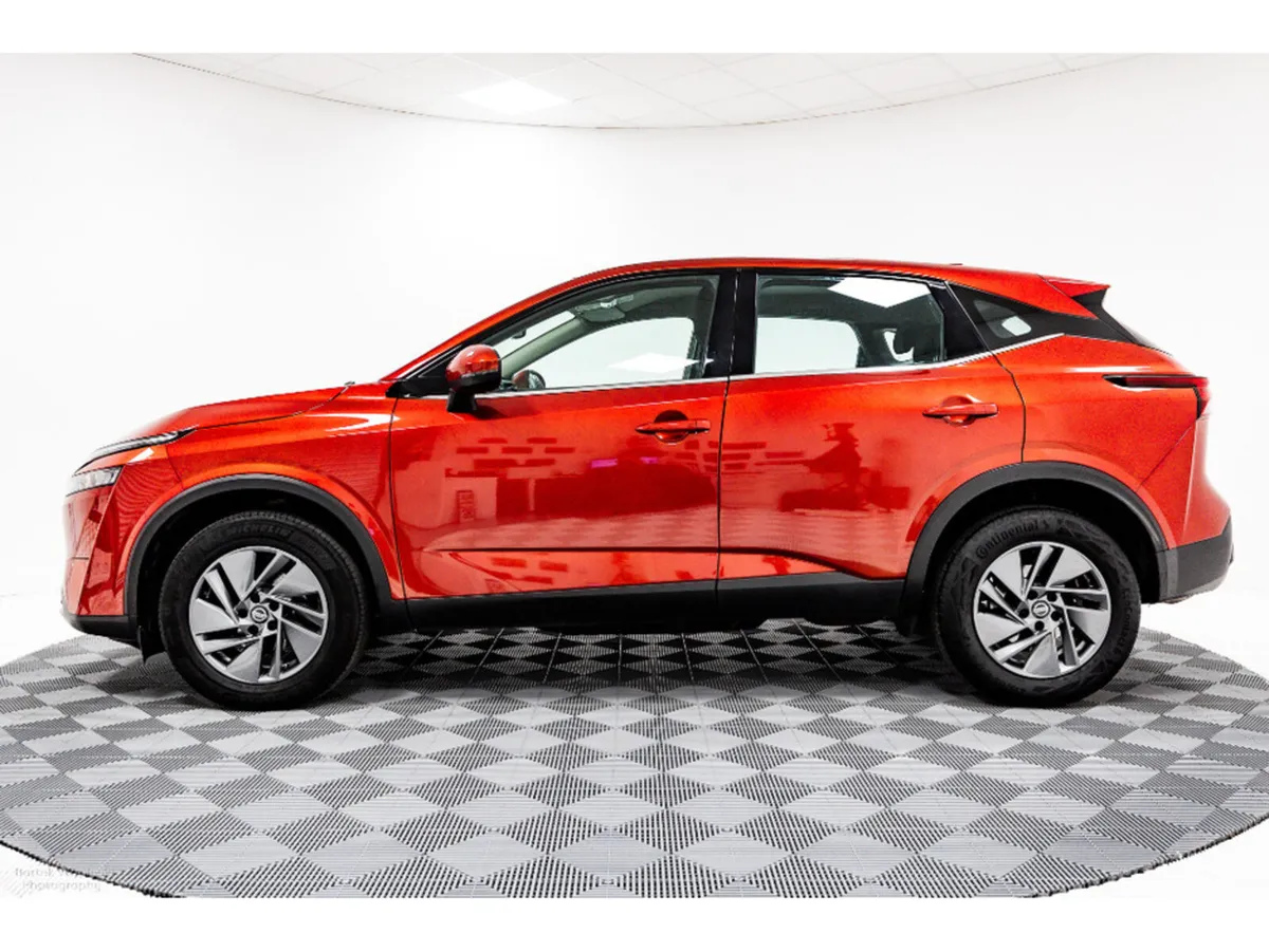 Nissan Qashqai ACENTA PREMIUM 1.3 MHEV 140HP - Image 4