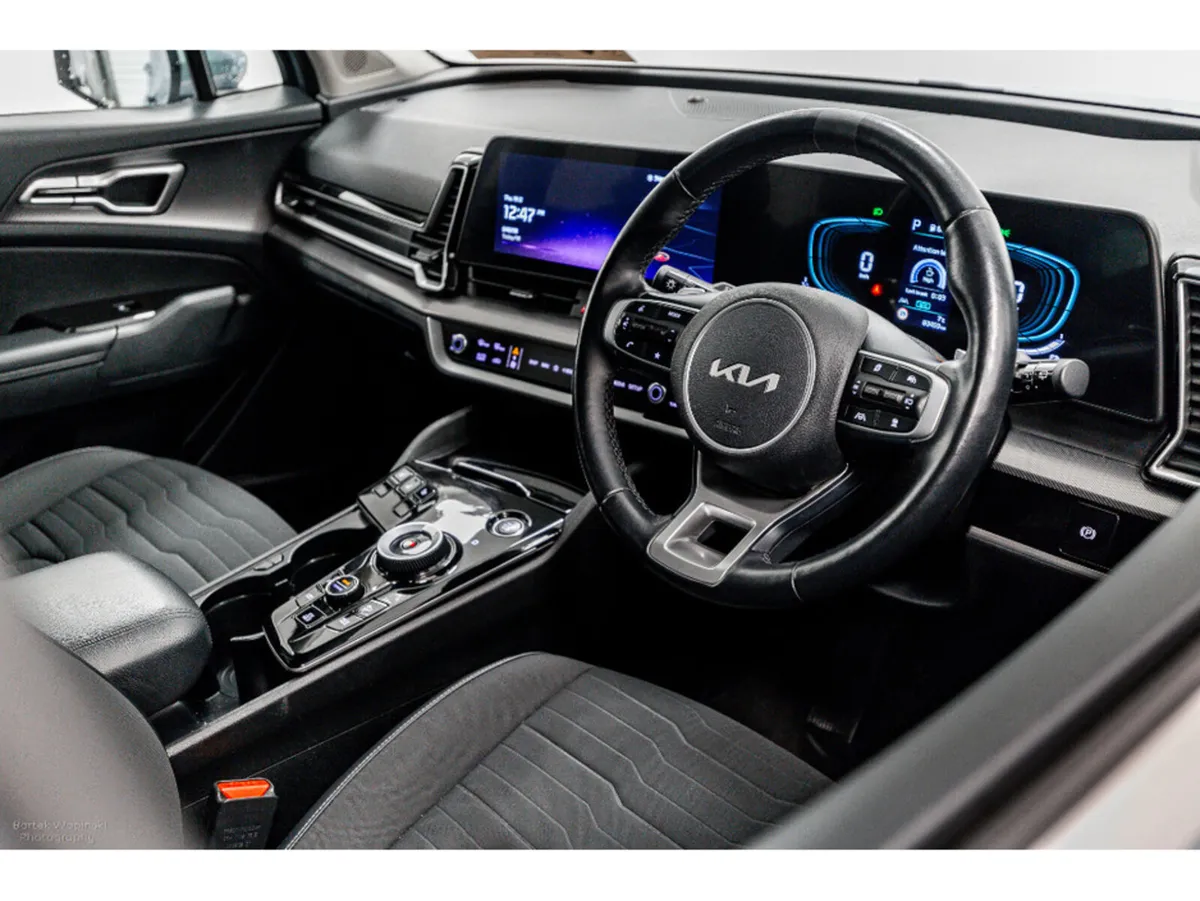 Kia Sportage K3 1.6 Petrol PHEV Auto 260HP - Image 2
