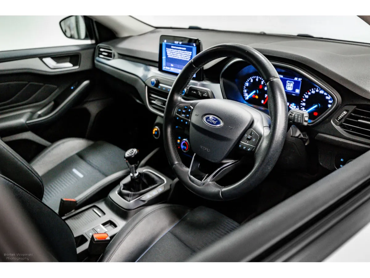 Ford Focus *A versatile estate with a nice spec* A - Image 2