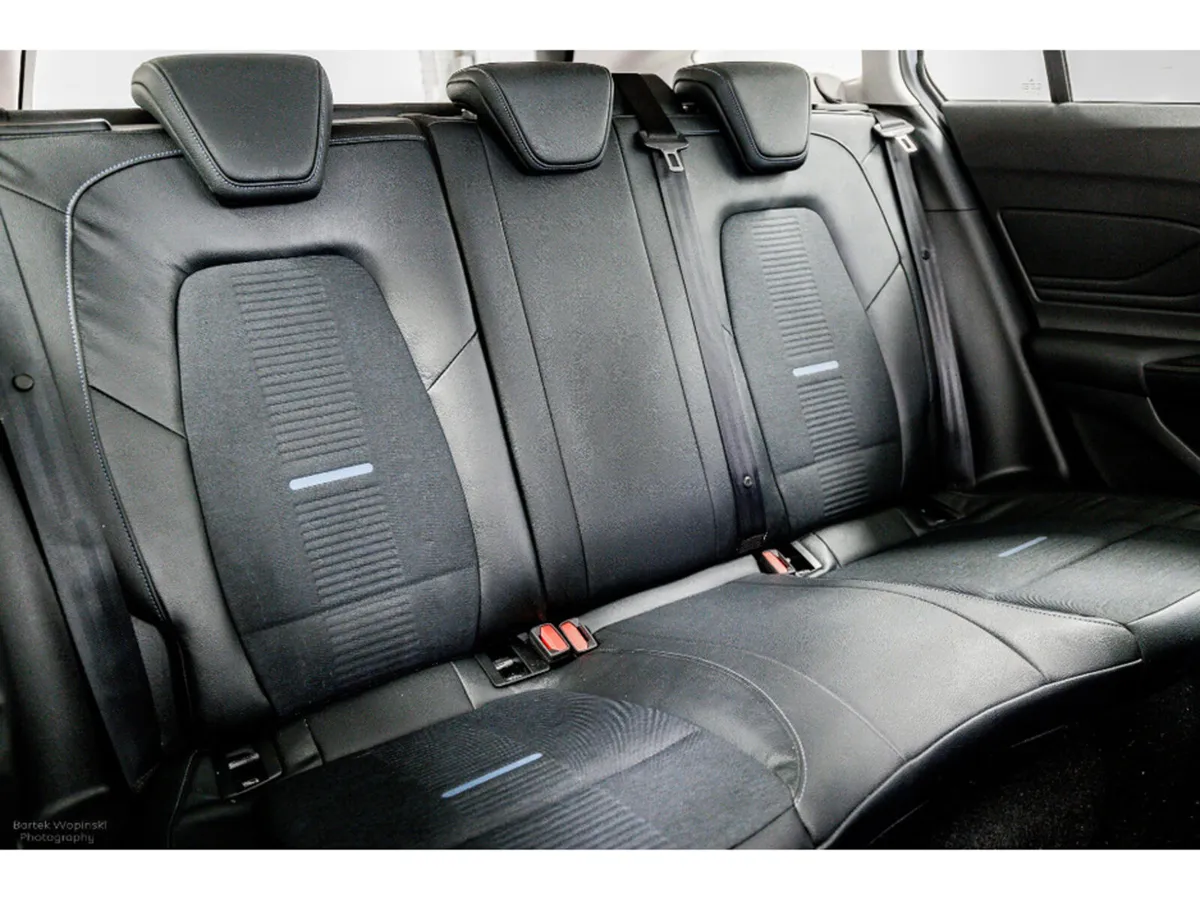 Ford Focus *A versatile estate with a nice spec* A - Image 4