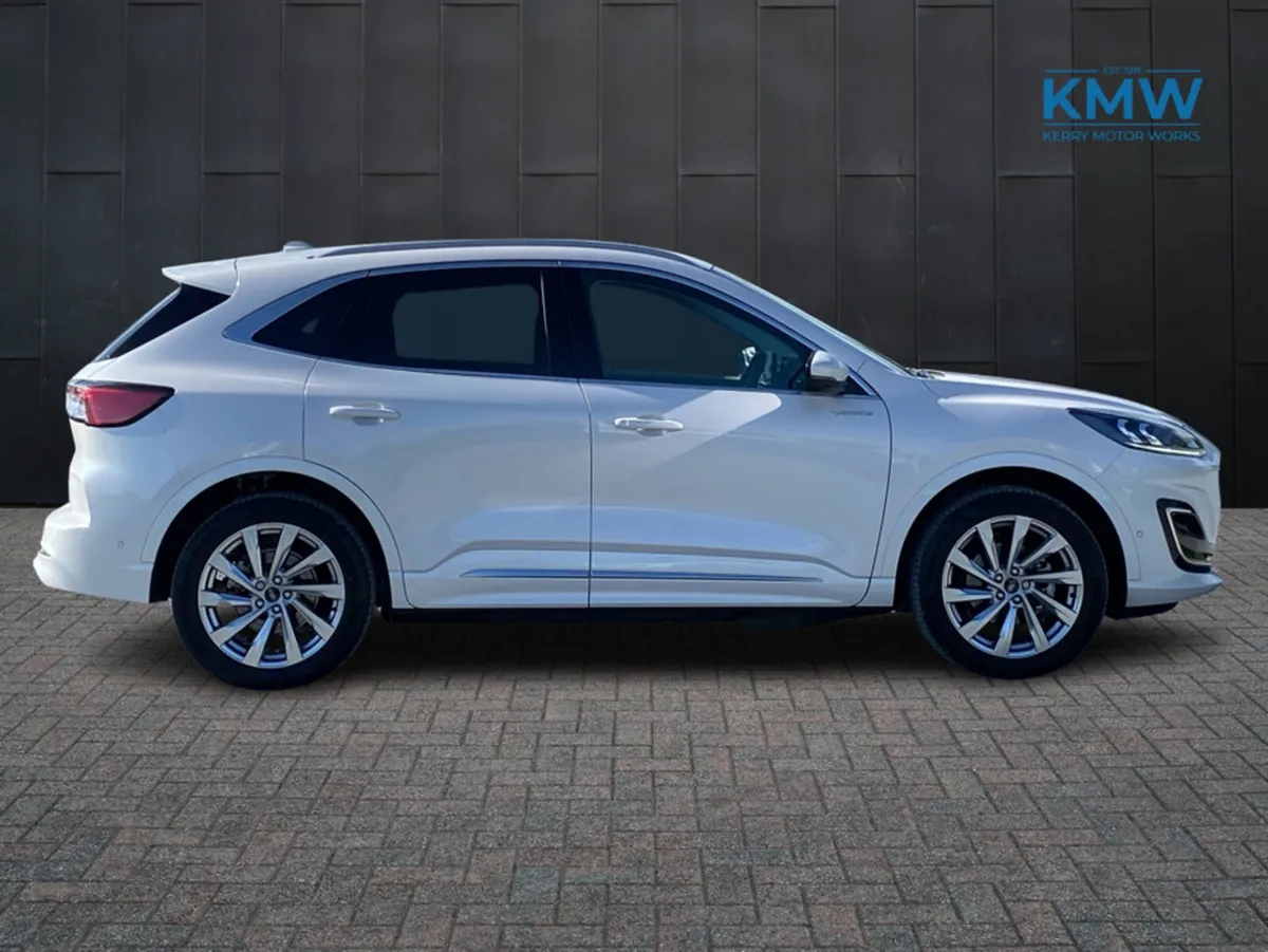 Ford Kuga Vignale 2.5 PHEV 225 BHP..Heads-Up-Displ - Image 4