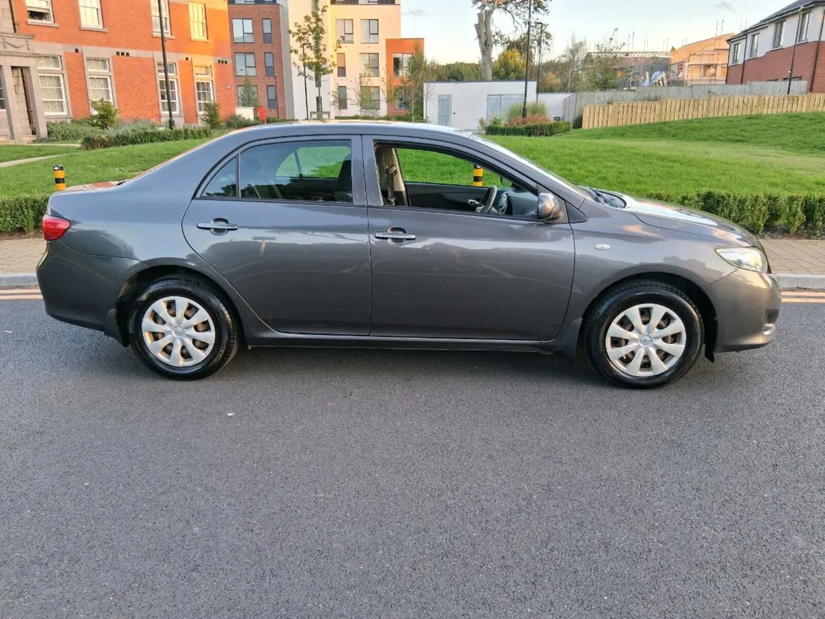 Toyota corolla - Image 2