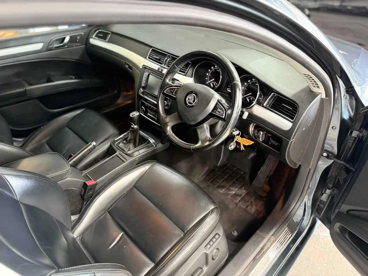 Skoda Superb 2015.  2.0TDI  ELEGANCE - Image 4