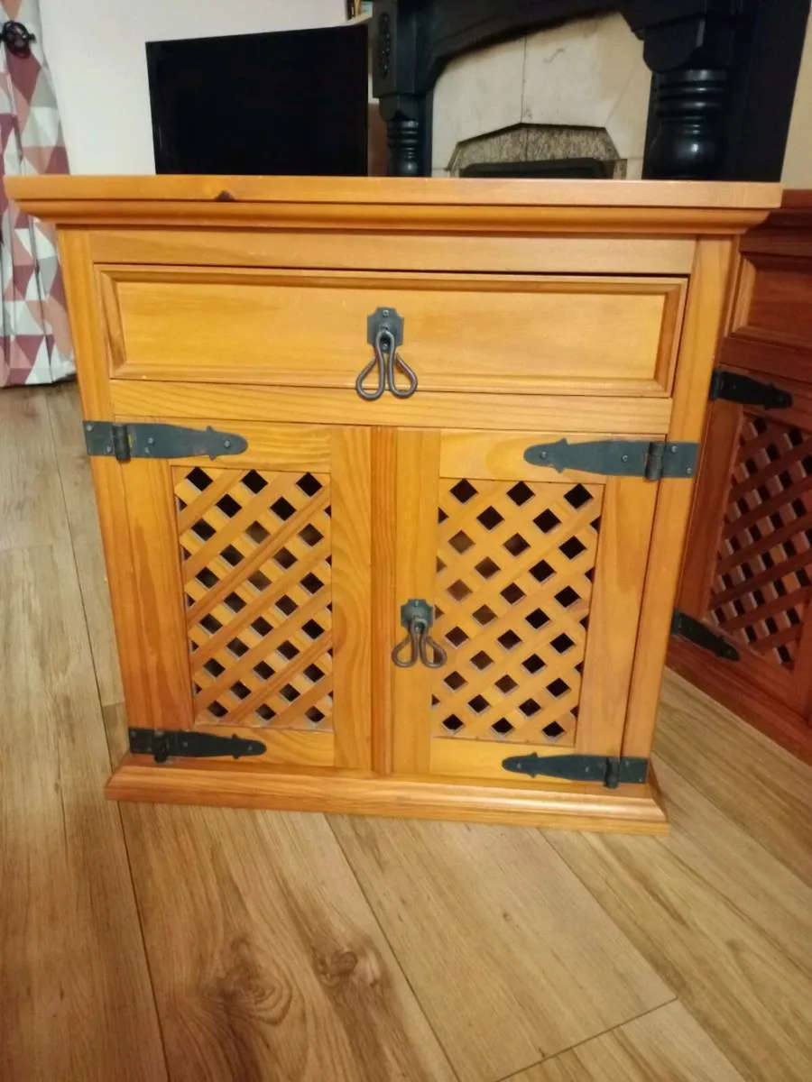 Two bedside lockers - Image 1