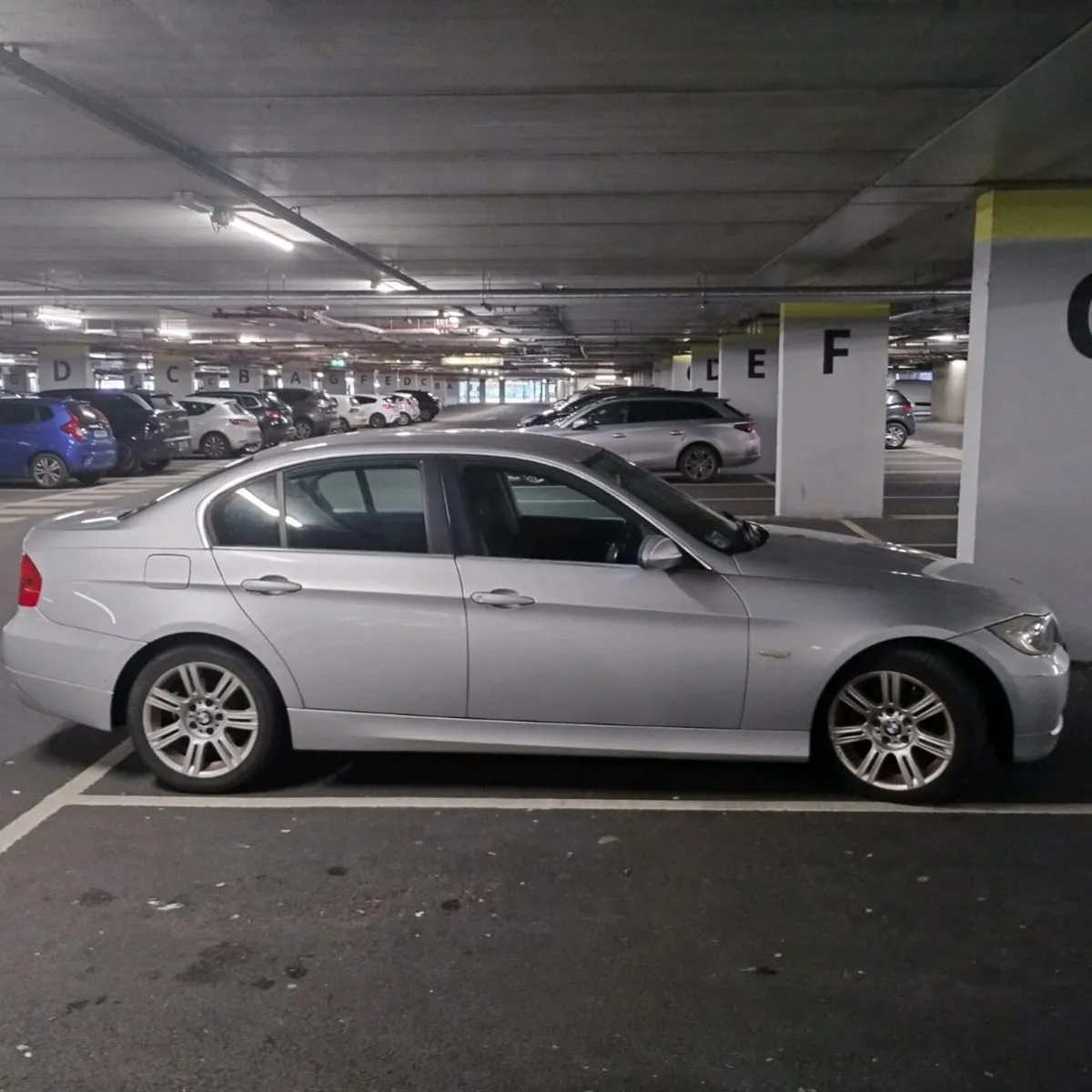 BMW 325 - Image 1