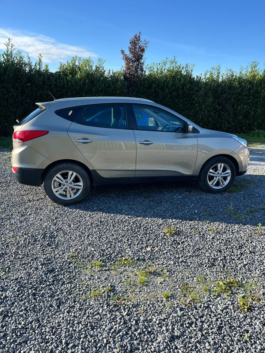 Car - Image 3
