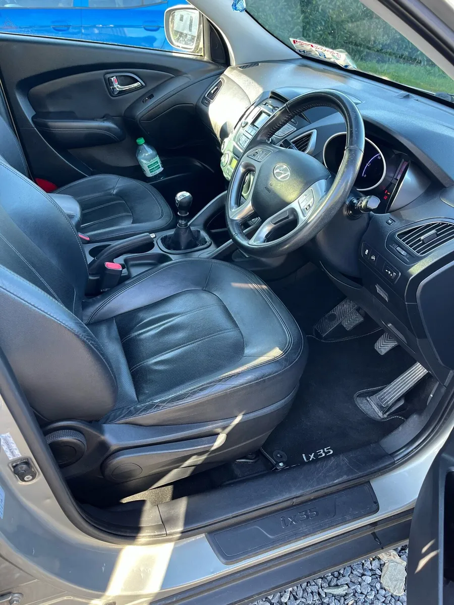 Car - Image 4