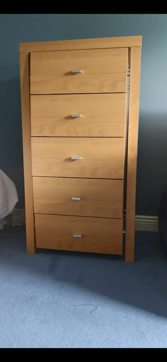 Double bed & matching chest of drawers - Image 2