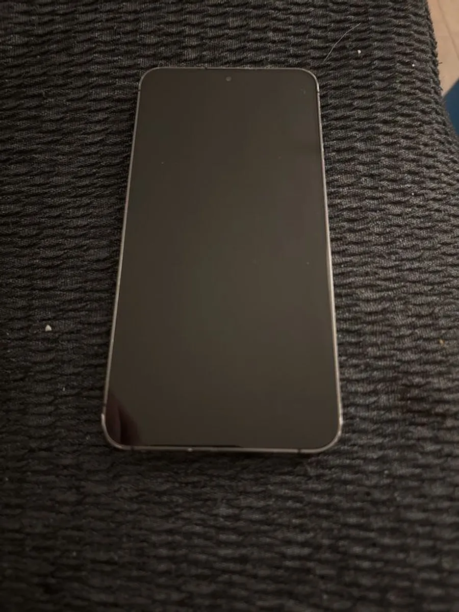 Samsung S24 phone - Image 2
