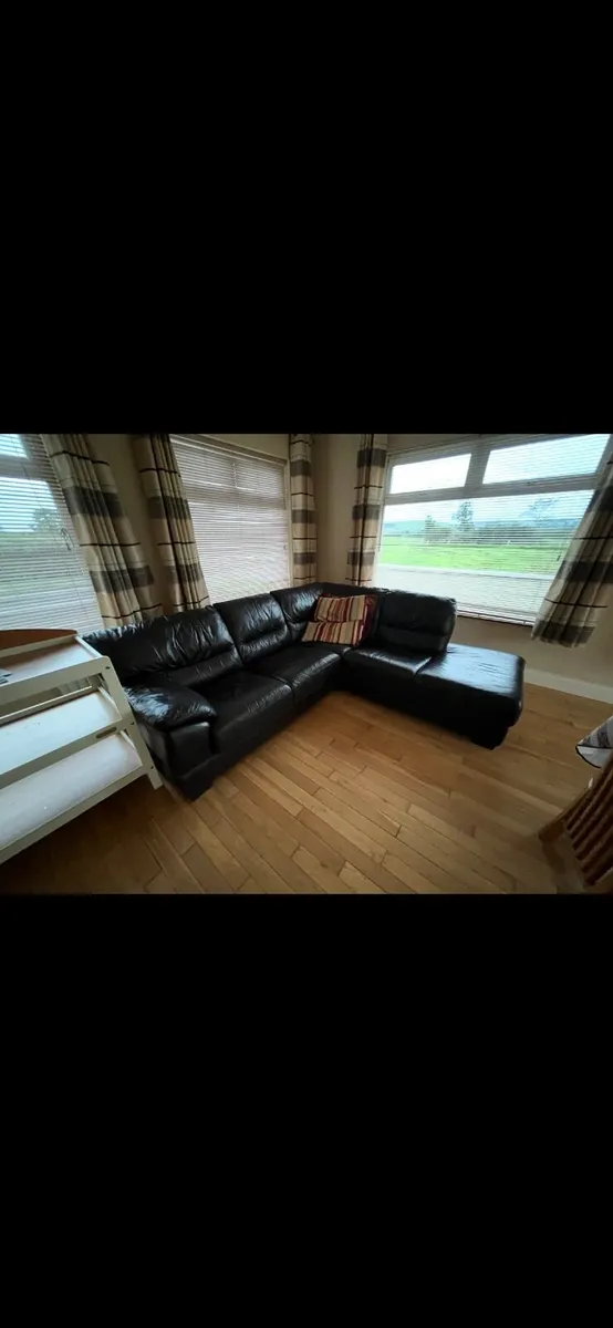 L shape leather couch - Image 1