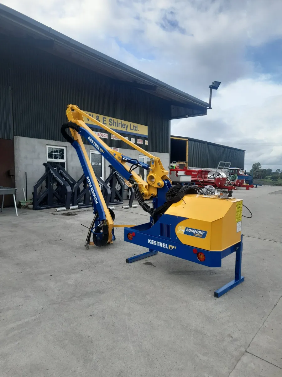 Bomford Kestrel Evo S Hedgecutters - Image 1