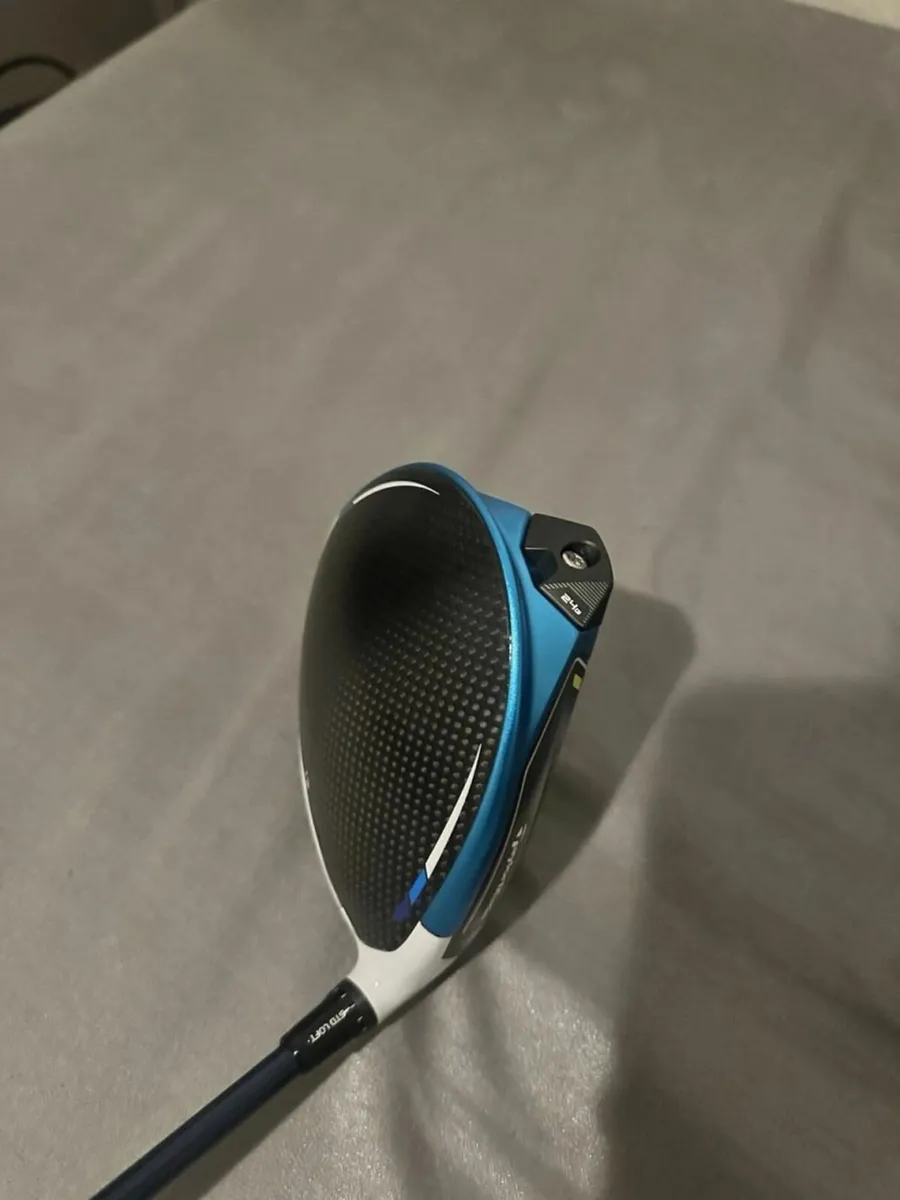 TaylorMade SIM2 Max Driver - Image 1