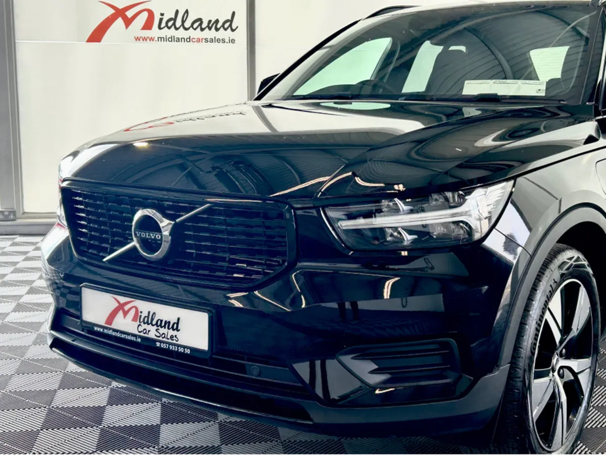 Volvo XC40 R-DESIGN T4 RECHARGE - Image 3