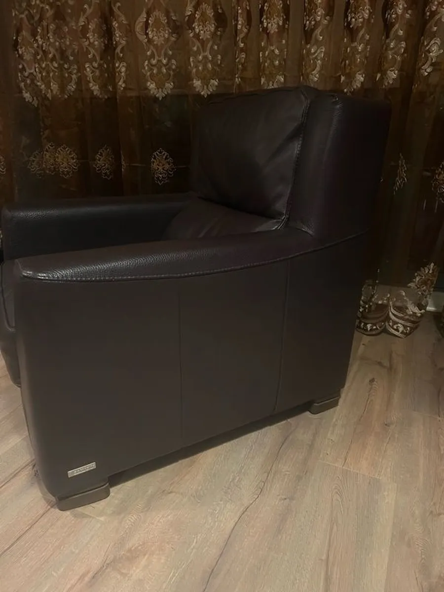 chair - Image 4