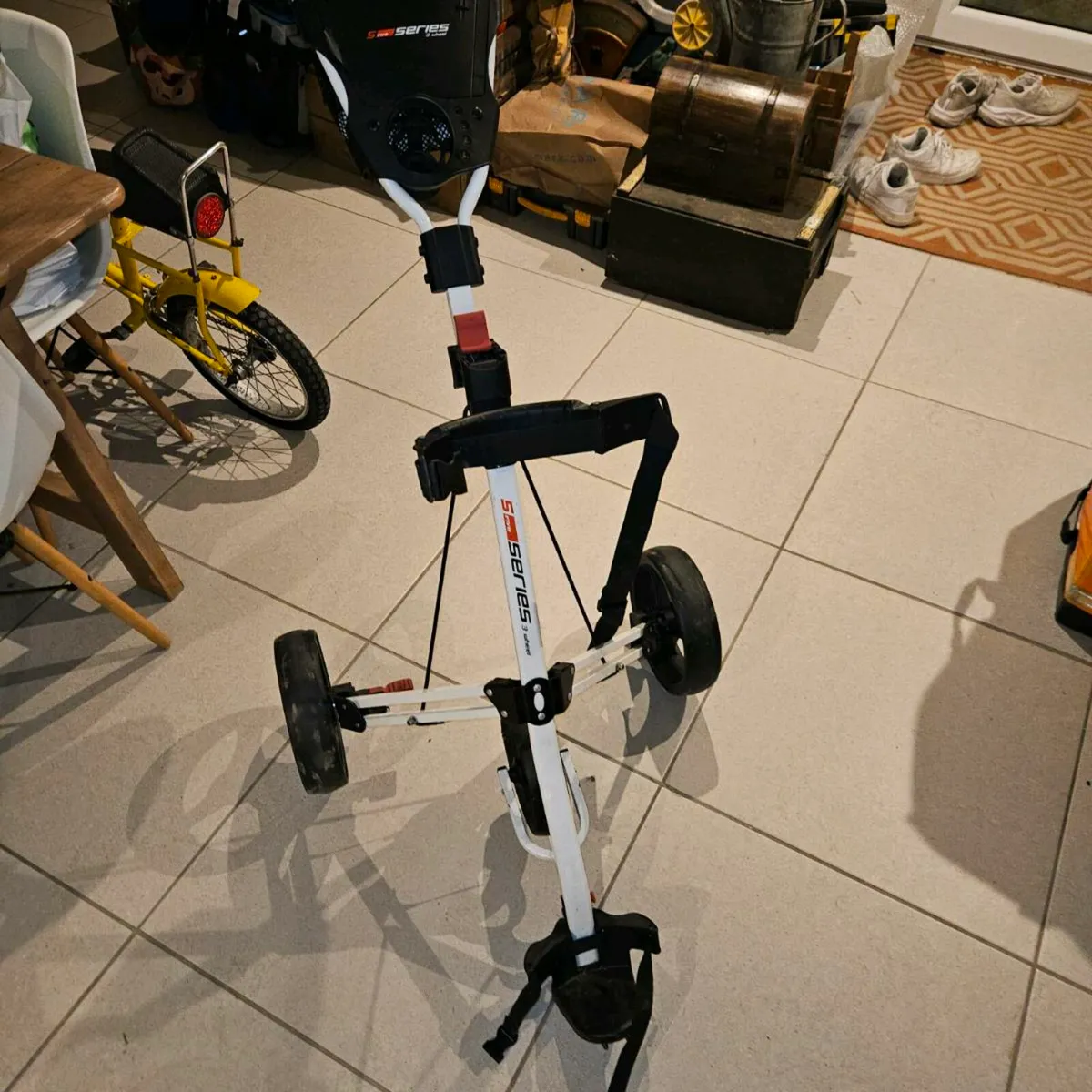 Golf trolley - Image 1