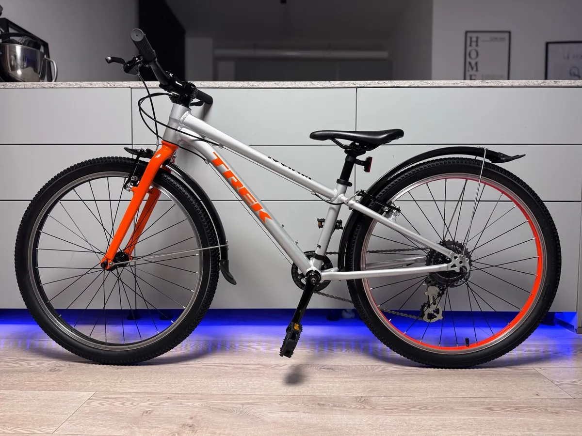 TREK Wahoo Junior Bike 24 inch (Like NEW) - Image 2