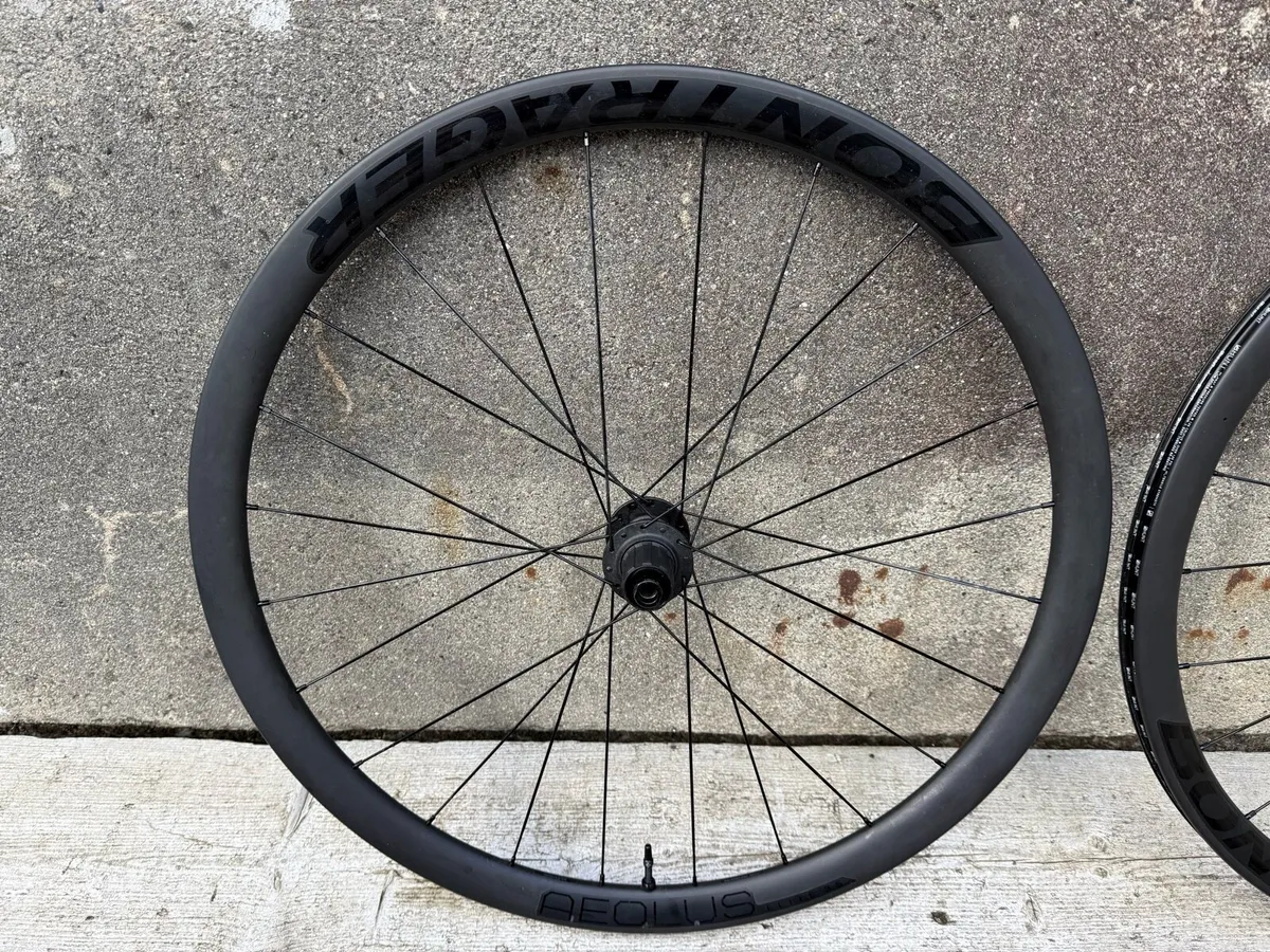Bontrager Aeolus Elite 35 TLR Disc Road Wheelset - Image 3
