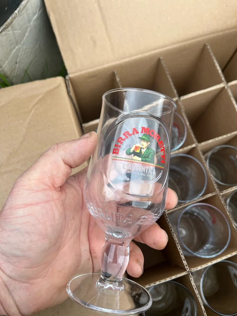 6 unused Birra Moretti half pint glasses