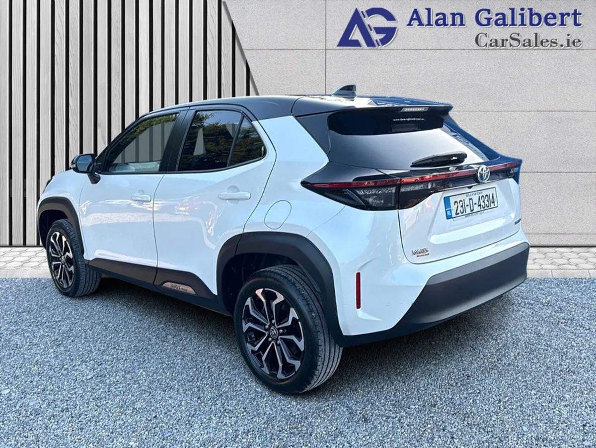 Toyota Yaris Cross 1.5 Petrol Hybrid  LUNA SPORT A - Image 2